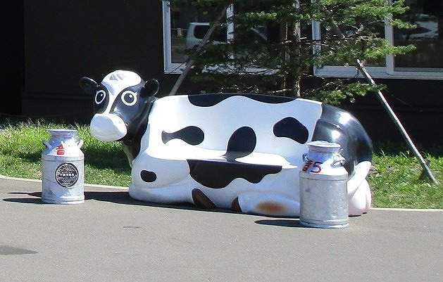 うしさんベンチ(ガーデンスパ十勝川温泉)