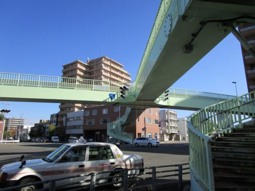 横断歩道橋「クロス型？」1