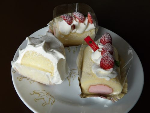 シフォン・イチゴのロールケーキ