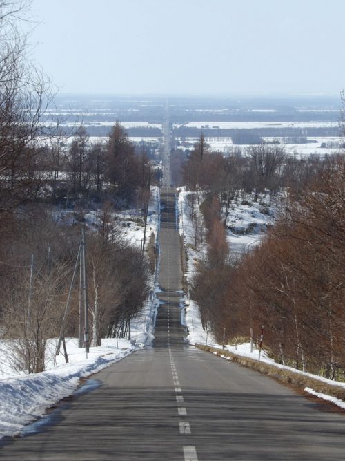 28kmの直線道路（通称）「天に続く道」