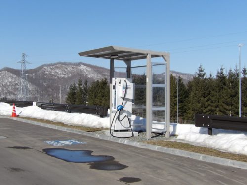 新設駅の必需品？🚙「電気自動車用急速充電器」）