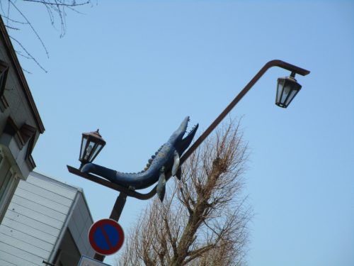 穂別地区街中（R７４道道・穂別鵡川線）の街路灯には古代生物のオブジェが・・・2 -2022.4.21-