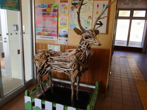 駅の番人❓と家来🦌🐻🐕2