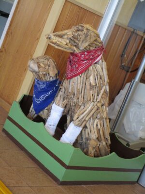 駅の番人❓と家来🦌🐻🐕4